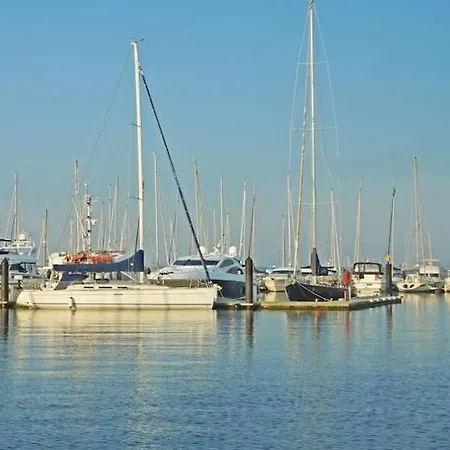 Hausboot In An Der Kieler Foerde بوتيل *