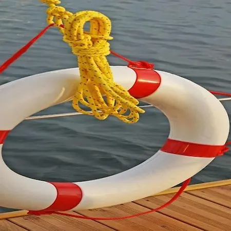 بوتيل Hausboot In An Der Kieler Foerde لابو